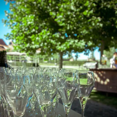 Hotel Ferme D'ecavéé Celles (Hainaut)