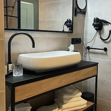 Hotel Ferme D'ecavee Celles (Hainaut)