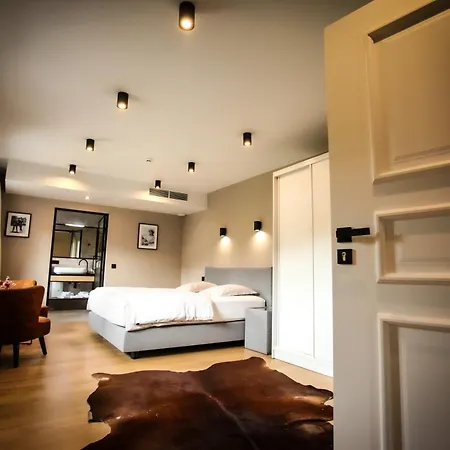 Hotel Ferme D'ecavéé Celles (Hainaut)