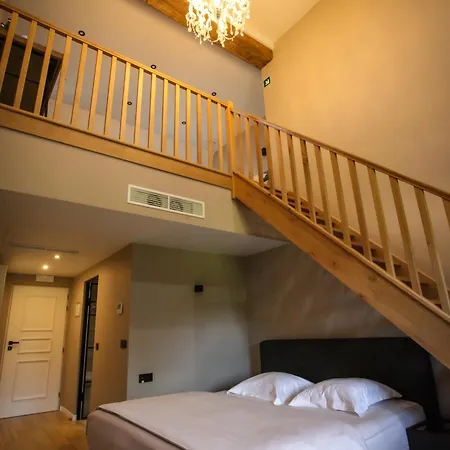 Hotel Ferme D'ecavee Celles (Hainaut)