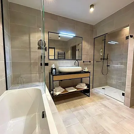 Ferme D'ecavéé 4*