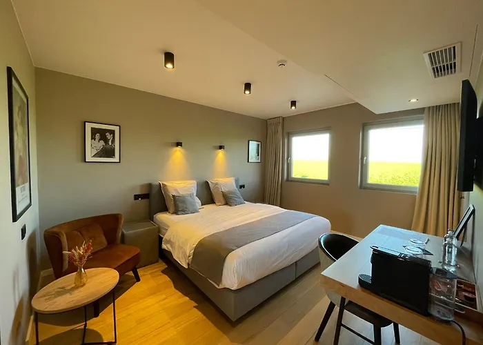 Hotel Ferme D'ecavéé Celles (Hainaut)